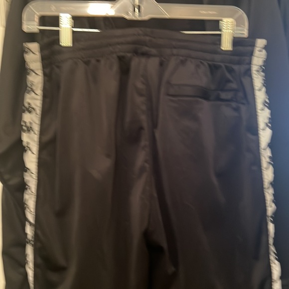 Men’s XL 2 piece Kappa Suit With Reflective Logo Trimming - Picture 6 of 8